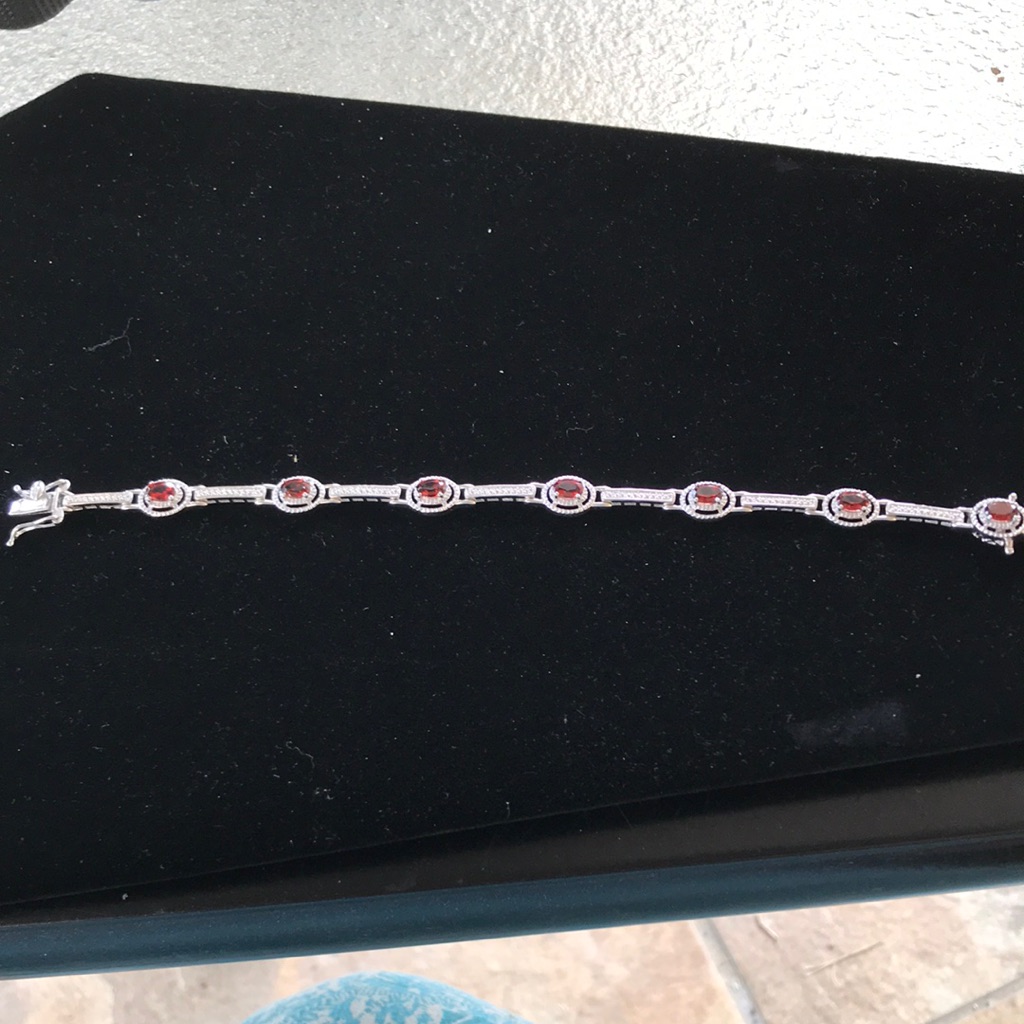 Bracelet - Plated Silver - Garnet - 7-34 20$